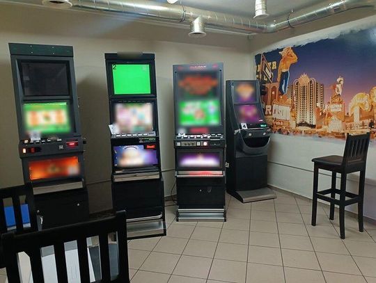 Nielegalne automaty zarekfirowane. 43-latka z zarzutami