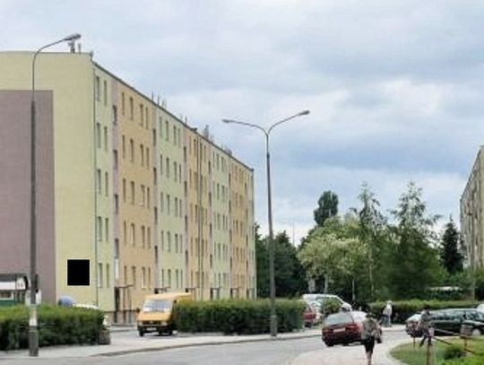 Nieszczęśliwy wypadek w bloku przy Jedności Narodu. Kobieta wypadła z okna