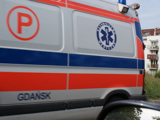 Nietrzeźwa wpadła pod samochód