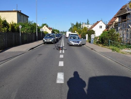 Nietrzeźwy cyklista uderzył w Mercedesa