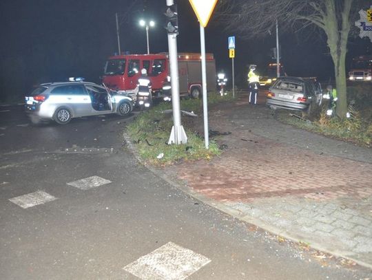 Nietrzeźwy ściął sygnalizator świetlny