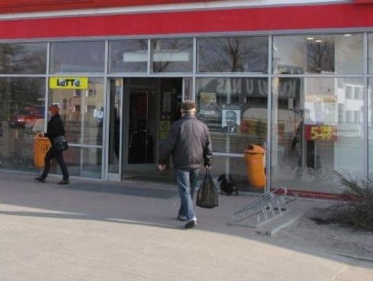 Niezwykle pracowita niedziela. W tczewskim Polomarkecie dochodziło do naruszania praw pracowników