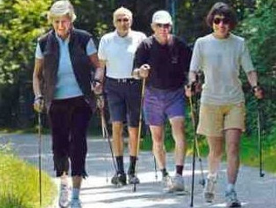 Nordic walking na plusie dla seniorów