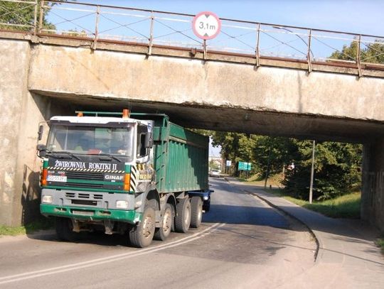 Nową drogą do Bursztynowej. Dopiero za dwa lata do autostrady A-1 ma być bezpieczny dojazd