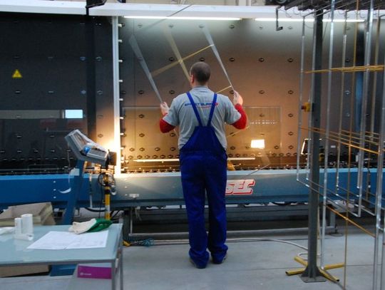 Nowa fabryka w wiosce okiennej. Otwarcie Effect Glass w Wędkowach