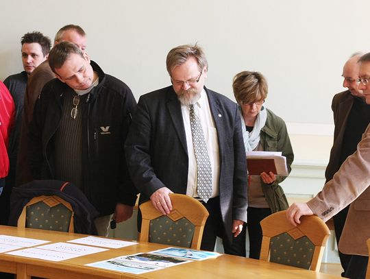 Nowa hala nadal bez nazwy