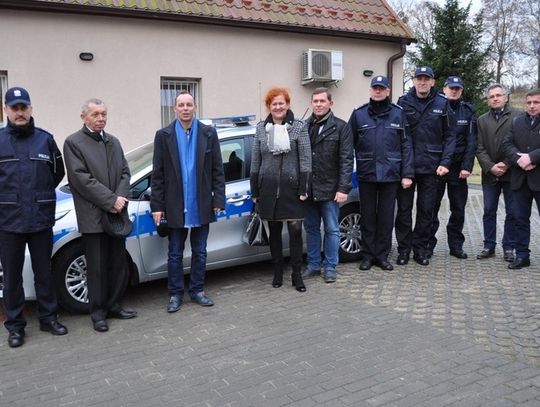 Nowe narzędzie do codziennej pracy. Policjanci ze Skórcza otrzymali nowy radiowóz