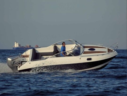 Nowoczesne jachty w Gdyni