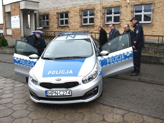 Nowy radiowóz dla policjantów