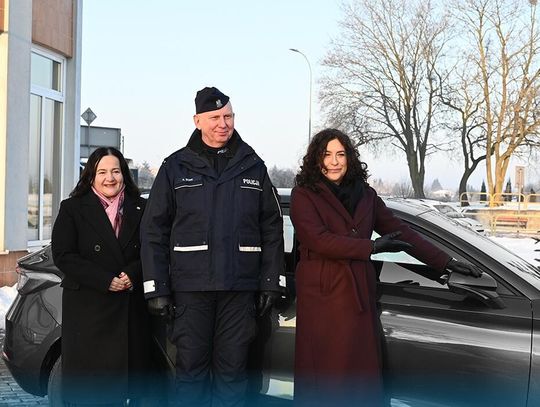 Nowy radiowóz dla starogardzkich funkcjonariuszy