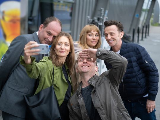 Nowy sezon serialu „Usta usta” powstaje w Gdańsku. Paweł Wilczak i Wiktoria Filus nad Motławą