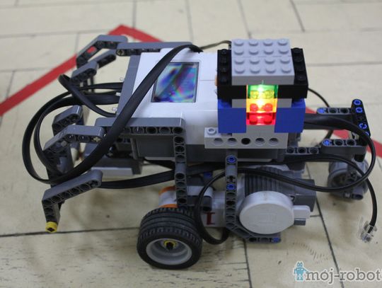 Nuda w ferie? Nie u nas, zbuduj własnego robota z Lego.