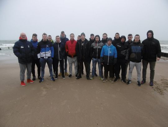 Obóz sportowy uczniów SMS Bytów w Ustroniu Morskim