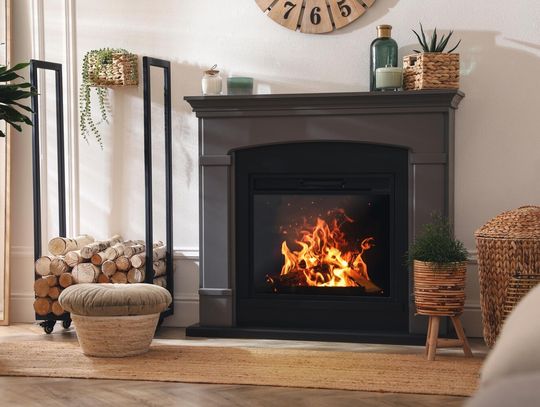 Obudowa kominka płytkami - nowoczesne aranżacje