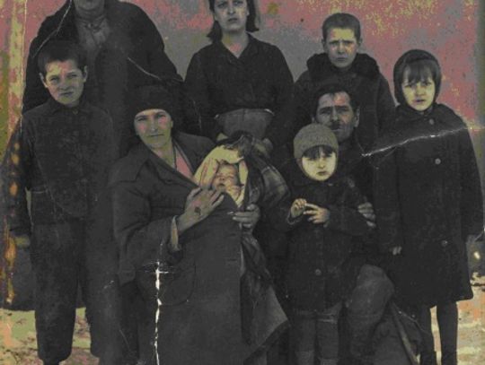 Ocaleni z nieludzkiej ziemi