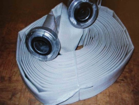 Ochoczo chcieli zostać strażakami - wężykiem...