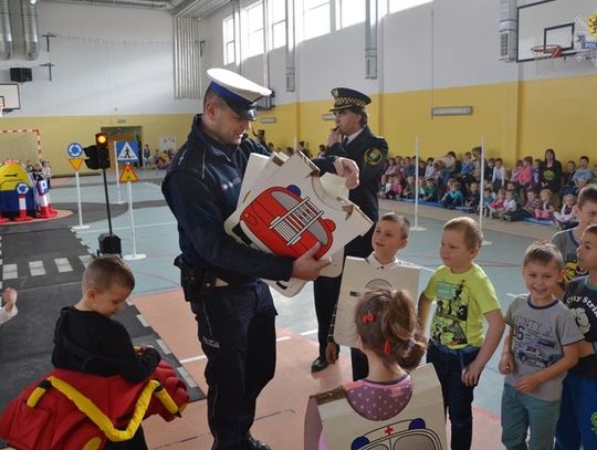 Odblaskowe worki szkolne w szkole w Suchym Dębie