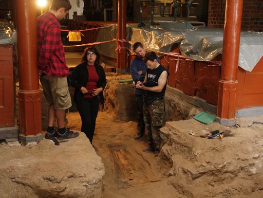 Odkopali dwie trumny. Niezwykłe odkrycie w gniewskiej świątyni