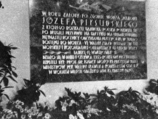 Odkrywamy historię. Tablica Piłsudskiego - z pobytu w więzieniu