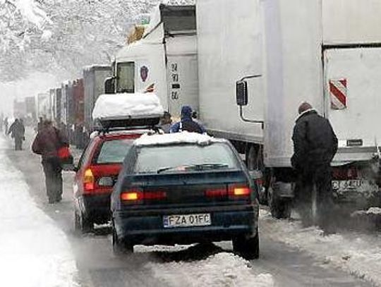 Ogromne korki na drogach Trójmiasta. Zima nie odpuszcza