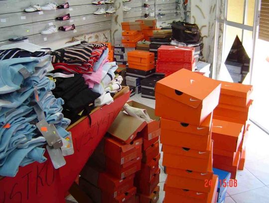 Opluty i pogryziony policjant 