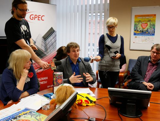 Orkiestra zagra dla noworodków i seniorów