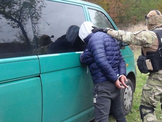 Oskarżeni o handel ludźmi i zmuszanie do prostytucji