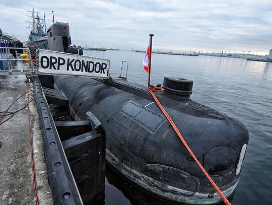 Ostatnie opuszczenie bandery na ORP Kondor