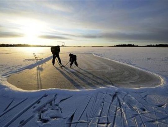 Ostrzegamy przed wchodzeniem na lód