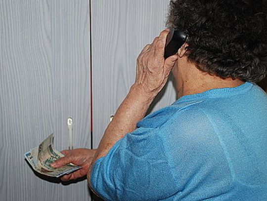 Oszukują „na wnuczka”. Babciu, to nie Twój wnuczek! Dziadku, to nie policjant!