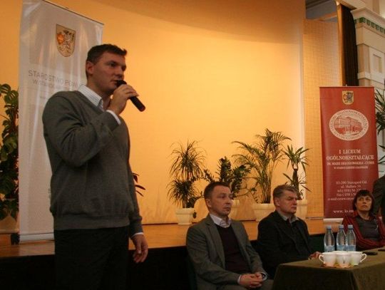 P. Papke z wizytą w I LO. "Polityka to przygoda i rywalizacja"