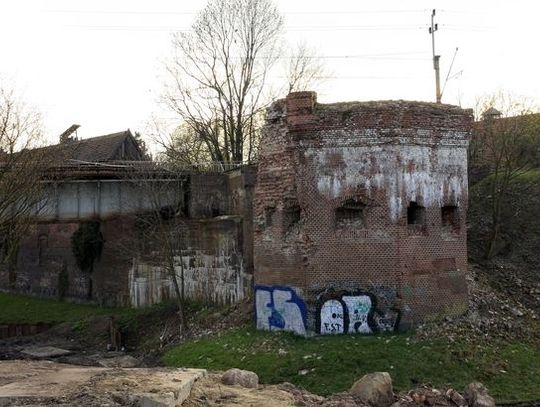 Palowanie niegroźne dla domów, może być zabójcze dla zabytku