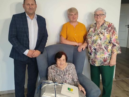 Pani Marta z Zielonej Góry skończyła 98 lat! Z życzeniami odwiedził ją wójt gminy