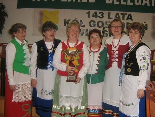 Panie z KGW na zjeździe w Gdańsku. Ordery, medale i... stanowiska