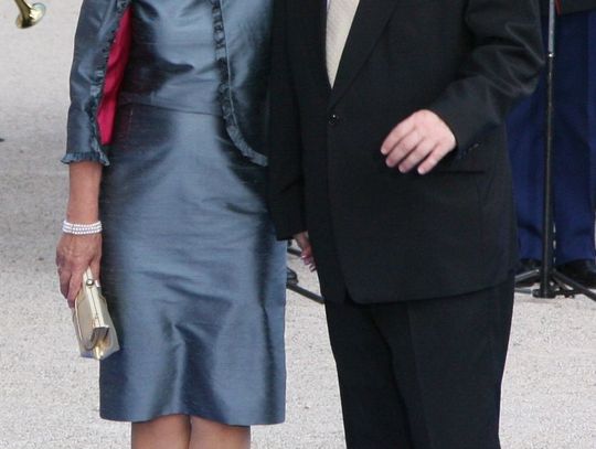 Para Prezydencka spacerująca w pobliżu mola...