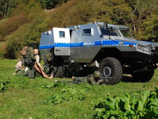 Paramedyk - zawody medyczno-taktyczne (wideo)