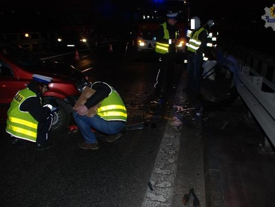 Pękła lina holownicza - Panda wpadła w barierki