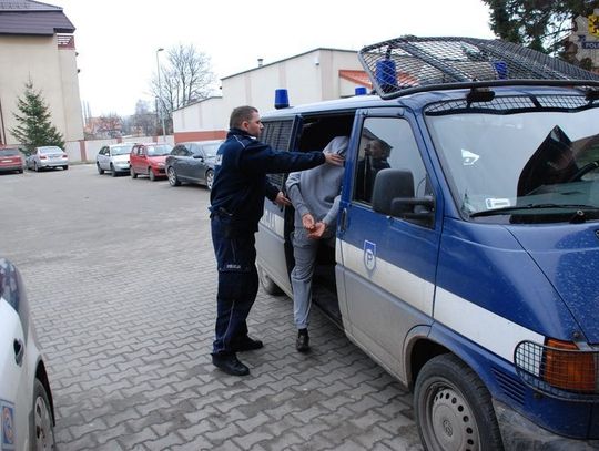 Pięć zarzutów przestępstw narkotykowych. Drogi &quot;poczęstunek&quot;