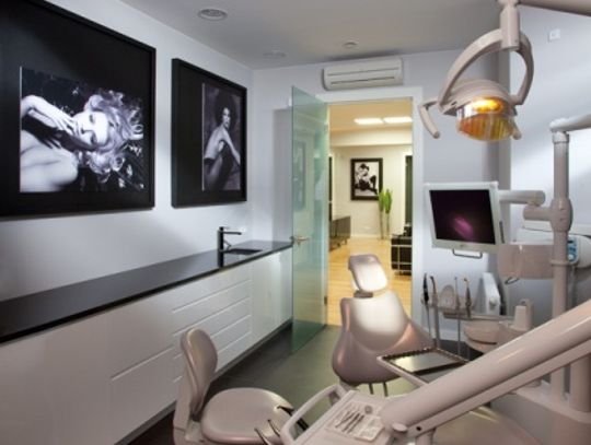 Piękny uśmiech - bez bólu, z artystyczny doznaniem