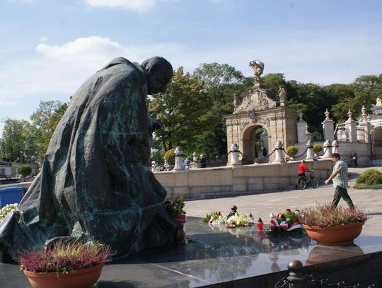 Pielgrzymka dziennikarzy na Jasną Górę. "Kto idzie ze Mną, nie będzie chodził w ciemności"