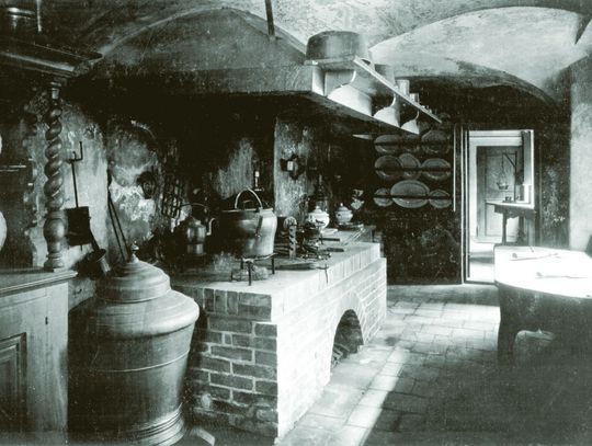 Pieprzno i szafranno moja mościa panno. Co i jak drzewiej jadano? 