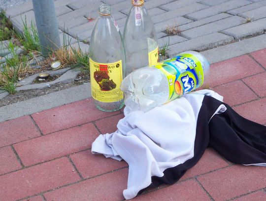 Pijący i żebrzący zniknęli spod dworca! Działania policji odniosły oczekiwany skutek 