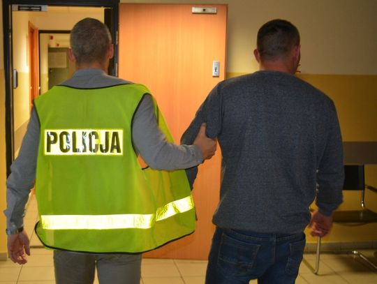 Pijany kierowca wjechał w policyjny radiowóz