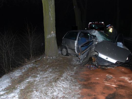  Pijany spowodował wypadek - pasażer jest nieprzytomny