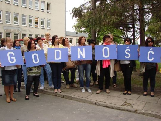 PIKIETA PRZED SZPITALEM: Pielęgniarki zapowiadają strajk 