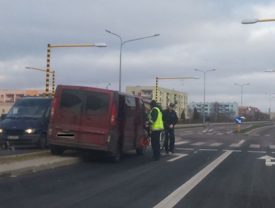 PILNE. Potrącenie rowerzysty na Al. Kociewskiej. Poszkodowany zabrany do szpitala