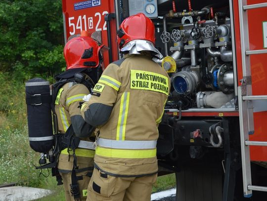 PILNE: Pożar gospodarstwa w Semlinie. Spłonęła część zwierząt. Działania wciaż trwają
