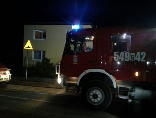 PILNE. Pożar w piwnicy budynku. W akcji straż i pogotowie gazowe