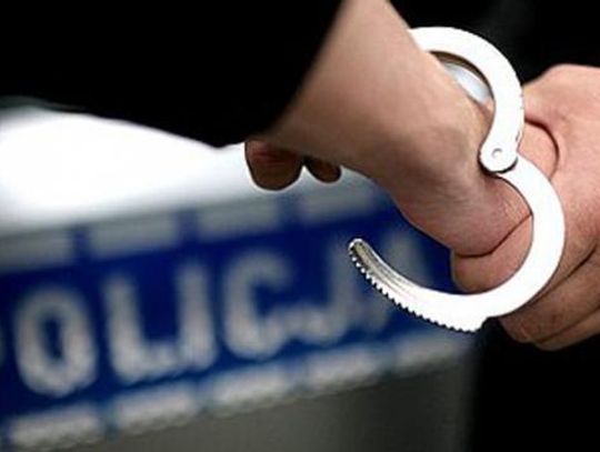 Płacił za zakupy skradzioną kartą. 40-latek stanie przed sądem 