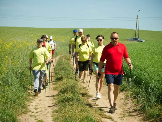Plebiscytowy marsz nordic-walking